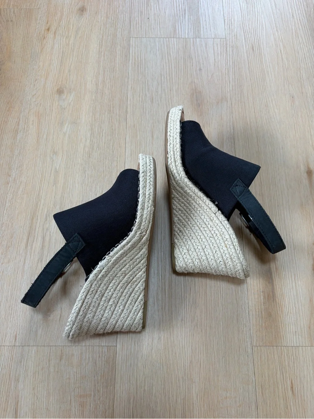 Toms classic black